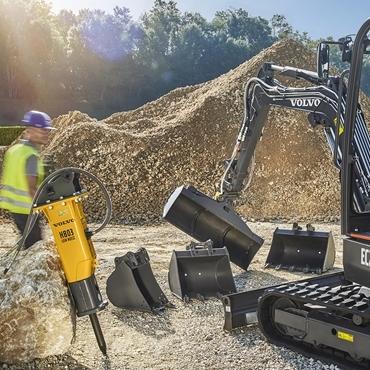 適應(yīng)各種作業(yè)，隨時(shí)待命