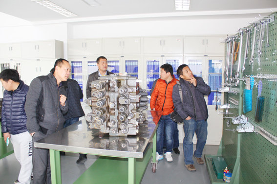 與會嘉賓參觀濟南天業(yè)