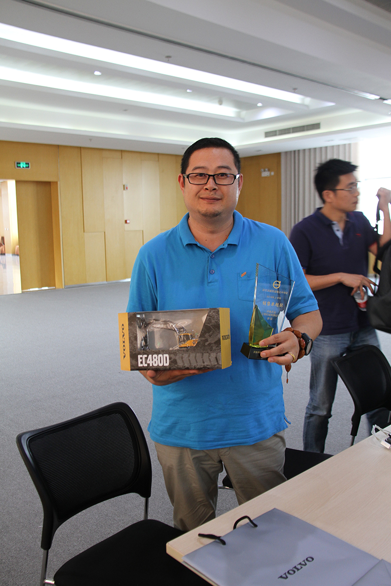 濟南天業(yè)公司榮獲沃爾沃2018年上半年銷售卓越獎。